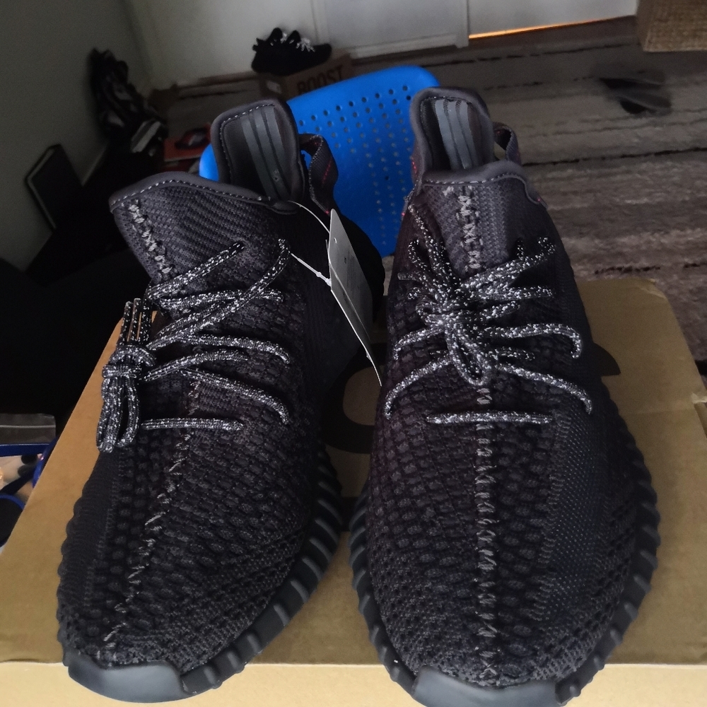 Yeezy Boost 350 v2 Black (10)